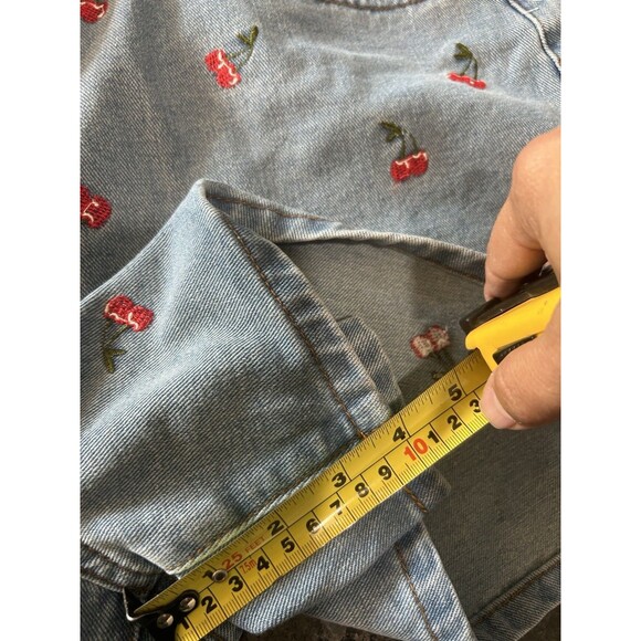 New Cider Women’s Cherry Jean Shorts Size 1X Denim Cherry Print w Pockets Jorts - Picture 4 of 7